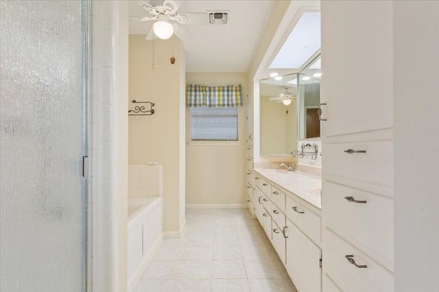 120 Wooded Crest Drive, Woodway, TX 76712