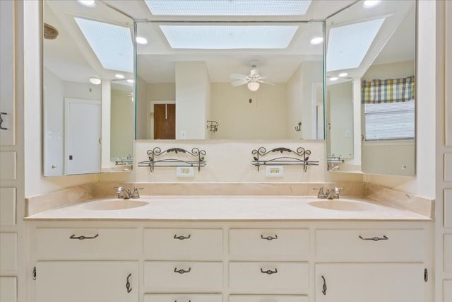 120 Wooded Crest Drive, Woodway, TX 76712