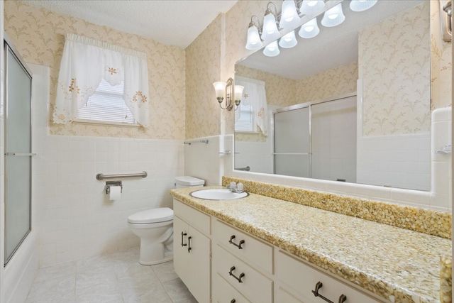 120 Wooded Crest Drive, Woodway, TX 76712