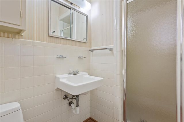 120 Wooded Crest Drive, Woodway, TX 76712