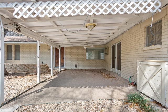 120 Wooded Crest Drive, Woodway, TX 76712