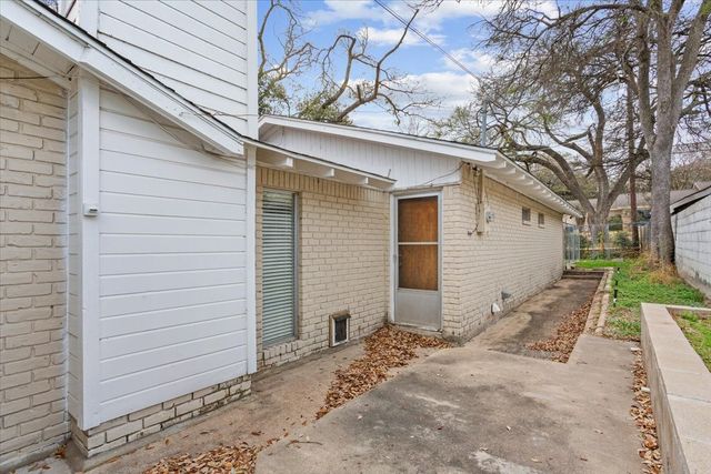 120 Wooded Crest Drive, Woodway, TX 76712