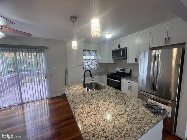 5597 SHANNON CT, Woodbridge, VA 22193