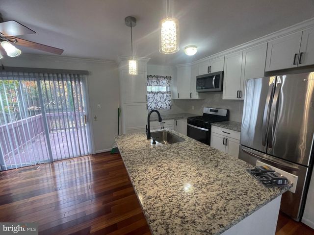 5597 SHANNON CT, Woodbridge, VA 22193