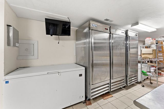 192 Warren Ave, Brockton, MA 02301