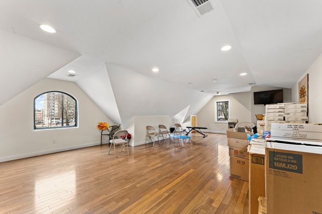 192 Warren Ave, Brockton, MA 02301