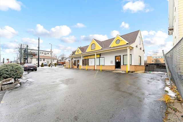 192 Warren Ave, Brockton, MA 02301