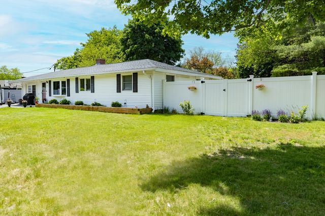 8 Andover Road, Beverly, MA 01915