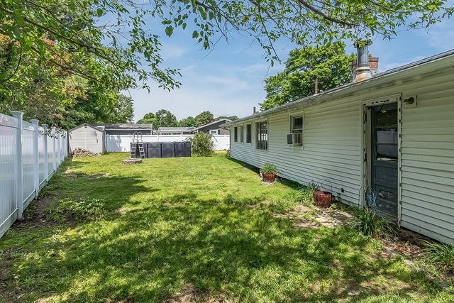 8 Andover Road, Beverly, MA 01915