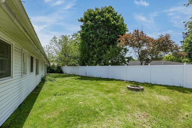8 Andover Road, Beverly, MA 01915