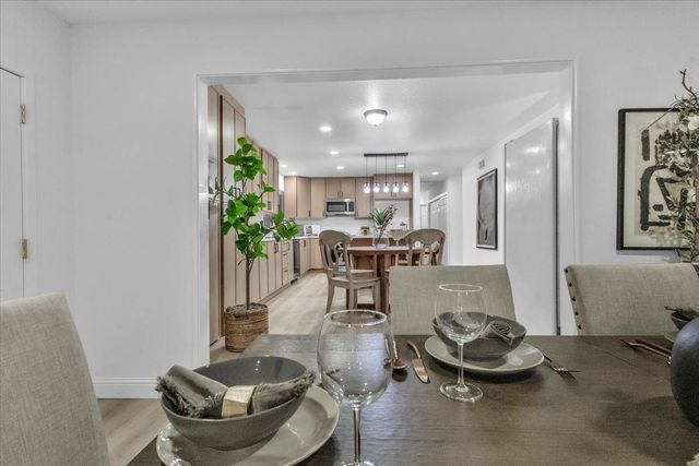 24 W Pardee Ln, Stockton, CA 95207