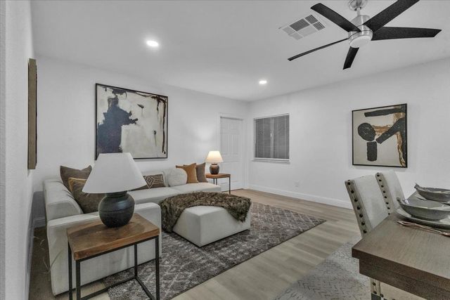 24 W Pardee Ln, Stockton, CA 95207