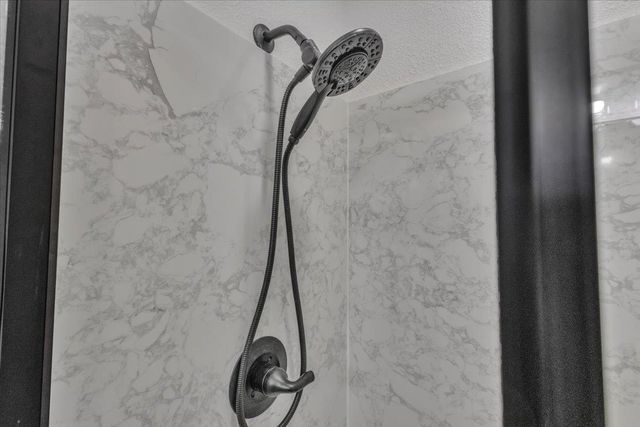 24 W Pardee Ln, Stockton, CA 95207