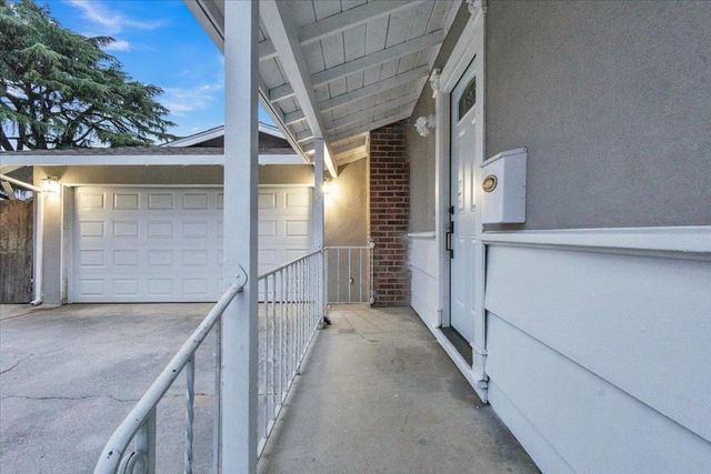 24 W Pardee Ln, Stockton, CA 95207