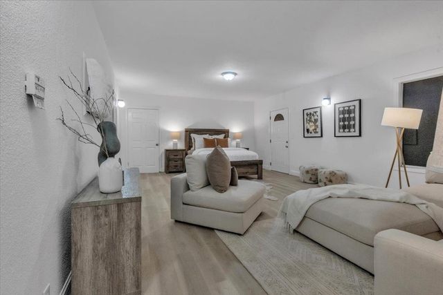 24 W Pardee Ln, Stockton, CA 95207