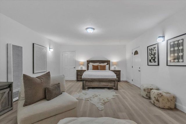 24 W Pardee Ln, Stockton, CA 95207