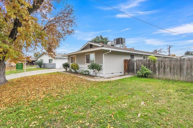 24 W Pardee Ln, Stockton, CA 95207