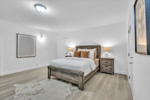 24 W Pardee Ln, Stockton, CA 95207