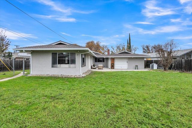 24 W Pardee Ln, Stockton, CA 95207