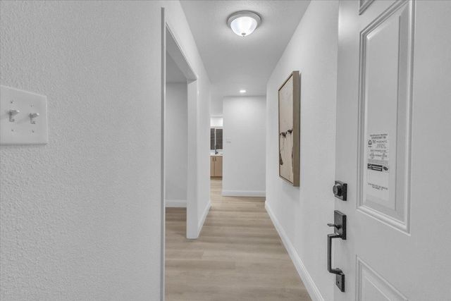 24 W Pardee Ln, Stockton, CA 95207