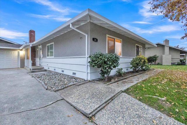 24 W Pardee Ln, Stockton, CA 95207