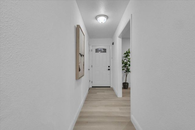 24 W Pardee Ln, Stockton, CA 95207