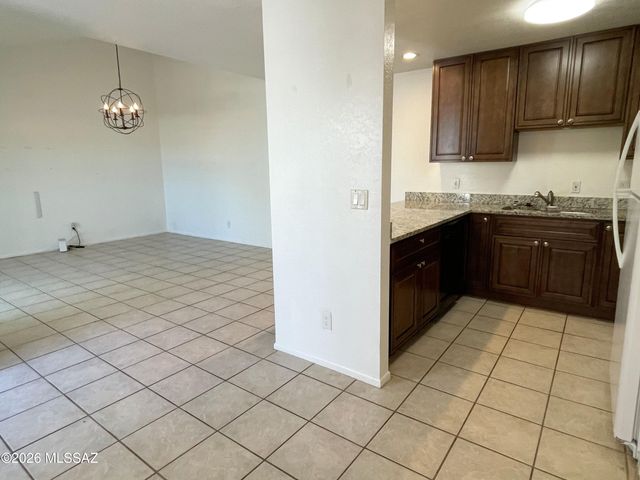 822 S Langley Ave Unit 207, Tucson, AZ 85710