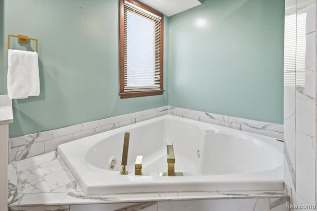 3338 Breckland Court, Ann Arbor, MI 48108