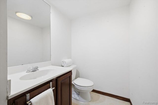 3338 Breckland Court, Ann Arbor, MI 48108