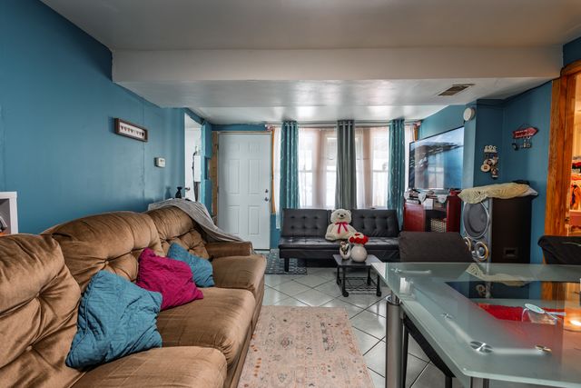 5239 S Troy Street, Chicago, IL 60632