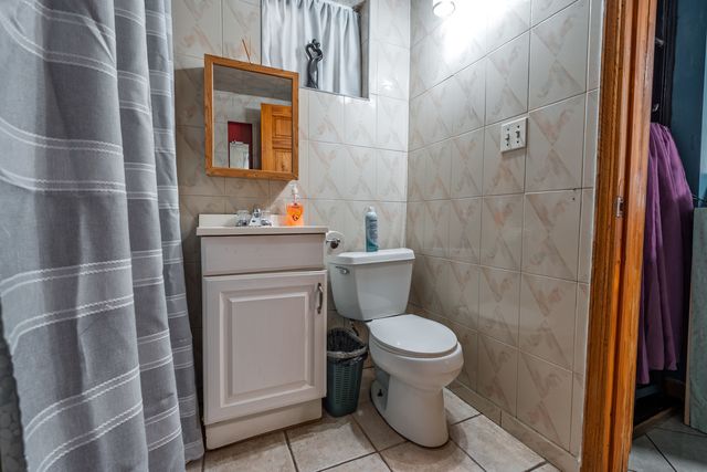 5239 S Troy Street, Chicago, IL 60632