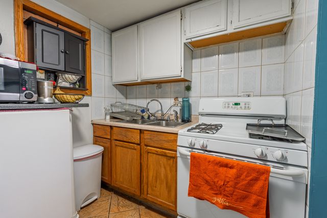 5239 S Troy Street, Chicago, IL 60632