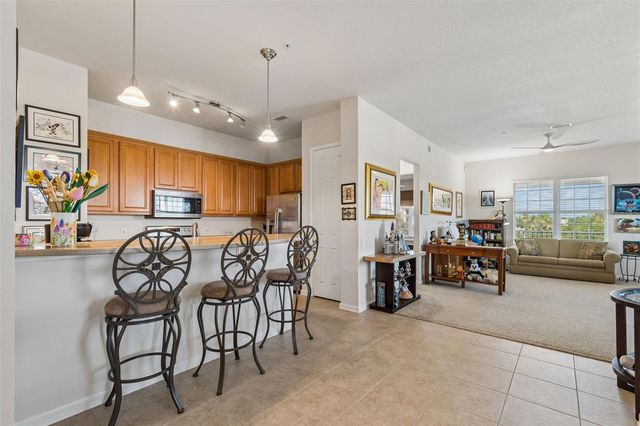 7903 SEMINOLE BOULEVARD 2401, Seminole, FL 33772