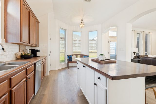 9037 Chardin Park Drive, Fort Worth, TX 76244