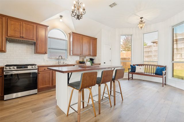 9037 Chardin Park Drive, Fort Worth, TX 76244