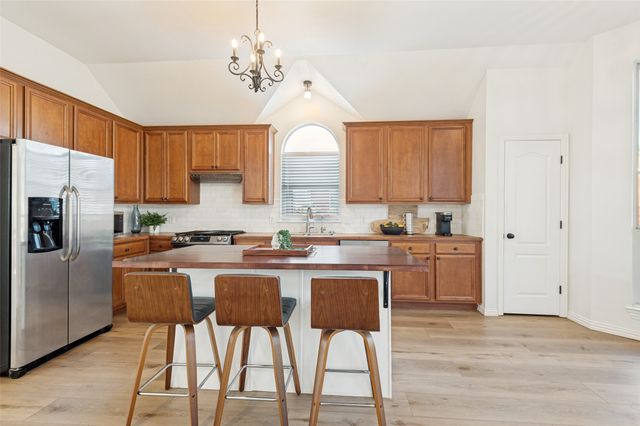 9037 Chardin Park Drive, Fort Worth, TX 76244