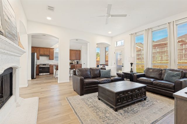 9037 Chardin Park Drive, Fort Worth, TX 76244