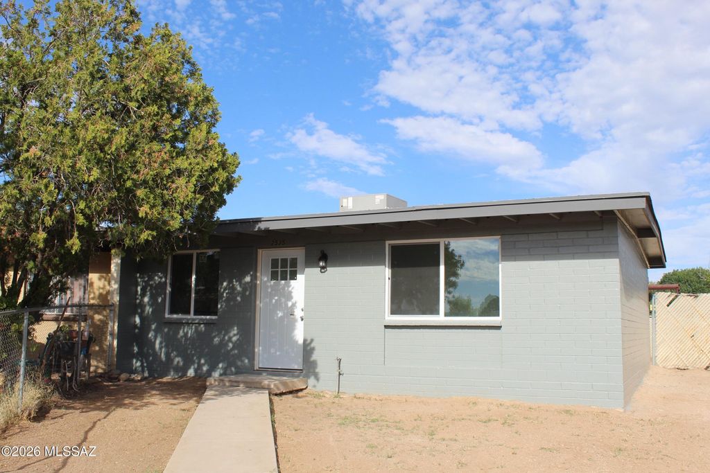2535 E Parkside Drive, Tucson, AZ 85713