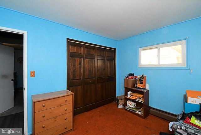 30 ROUNDWOOD LN, Levittown, PA 19055