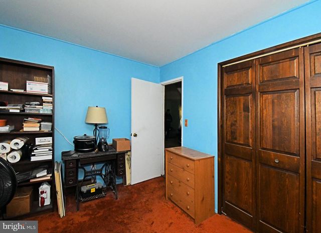 30 ROUNDWOOD LN, Levittown, PA 19055