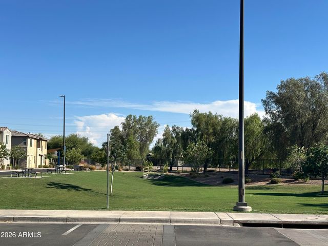 4601 S RENAISSANCE Drive 101, Gilbert, AZ 85297