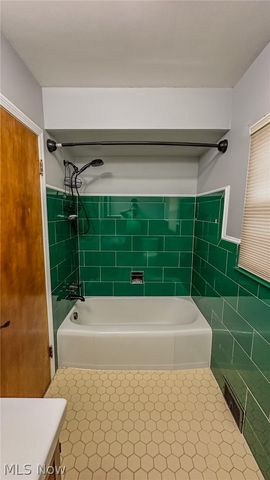 426 Dorchester Road, Akron, OH 44320