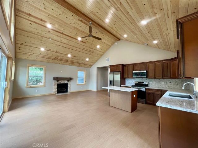 810 Villa Grove Avenue, Big Bear City, CA 92314