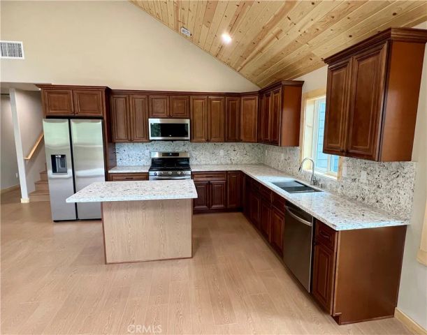 810 Villa Grove Avenue, Big Bear City, CA 92314