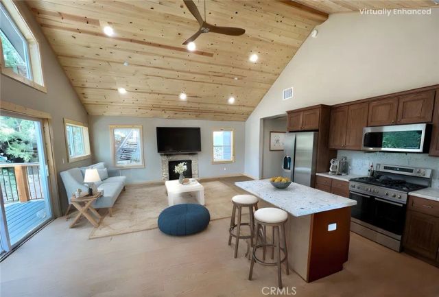 810 Villa Grove Avenue, Big Bear City, CA 92314