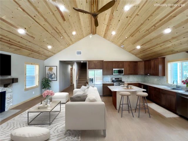 810 Villa Grove Avenue, Big Bear City, CA 92314