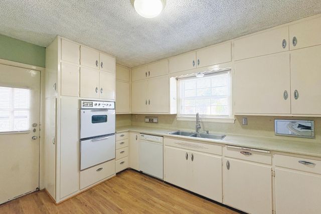 2411 29th Street, Lubbock, TX 79411