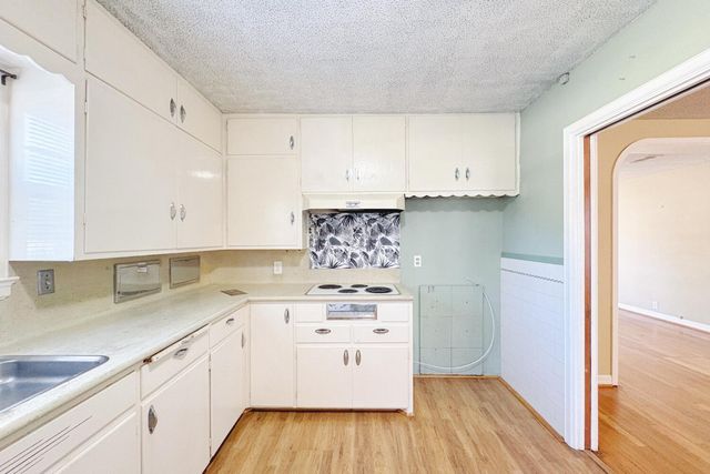 2411 29th Street, Lubbock, TX 79411