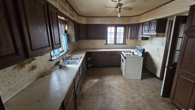710 E Foster Street, Ludington, MI 49431