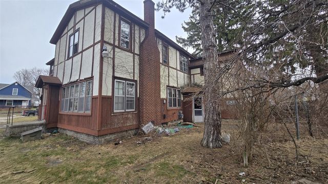 710 E Foster Street, Ludington, MI 49431